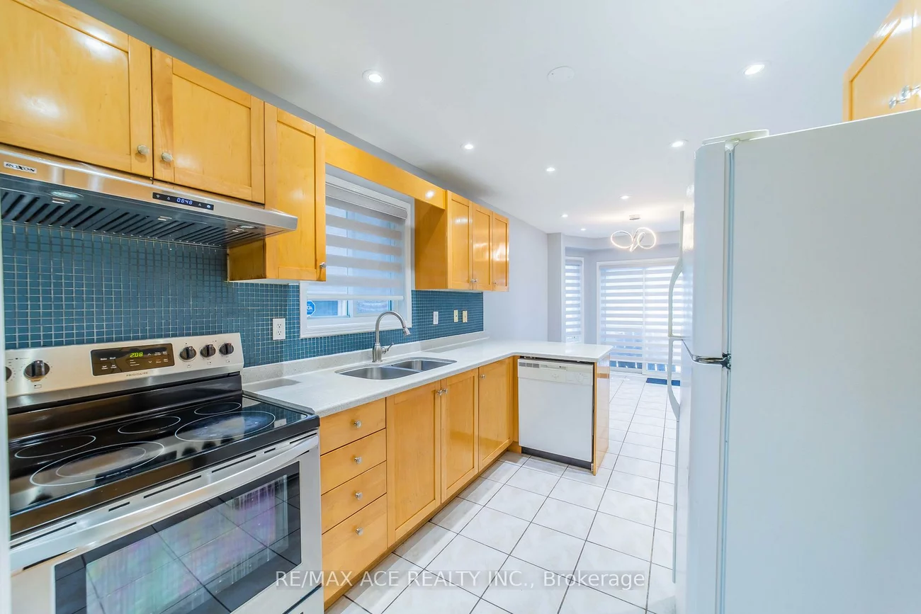 65, Blackthorn, Maple, Vaughan