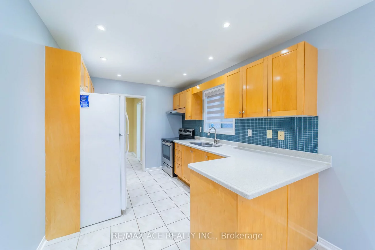 65, Blackthorn, Maple, Vaughan