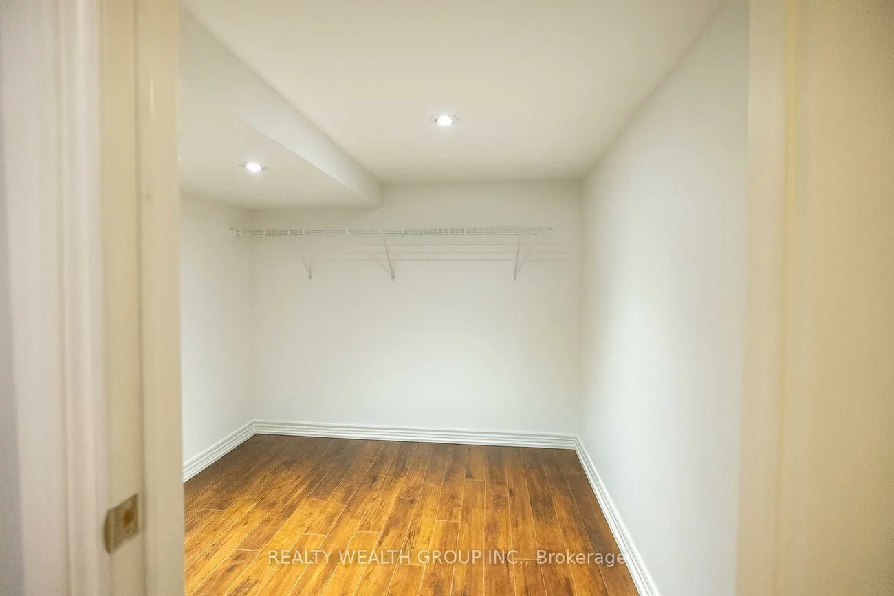 32, Rock Elm, Patterson, Vaughan