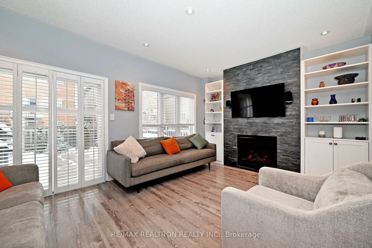 28, Spring Arbour, Patterson, Vaughan