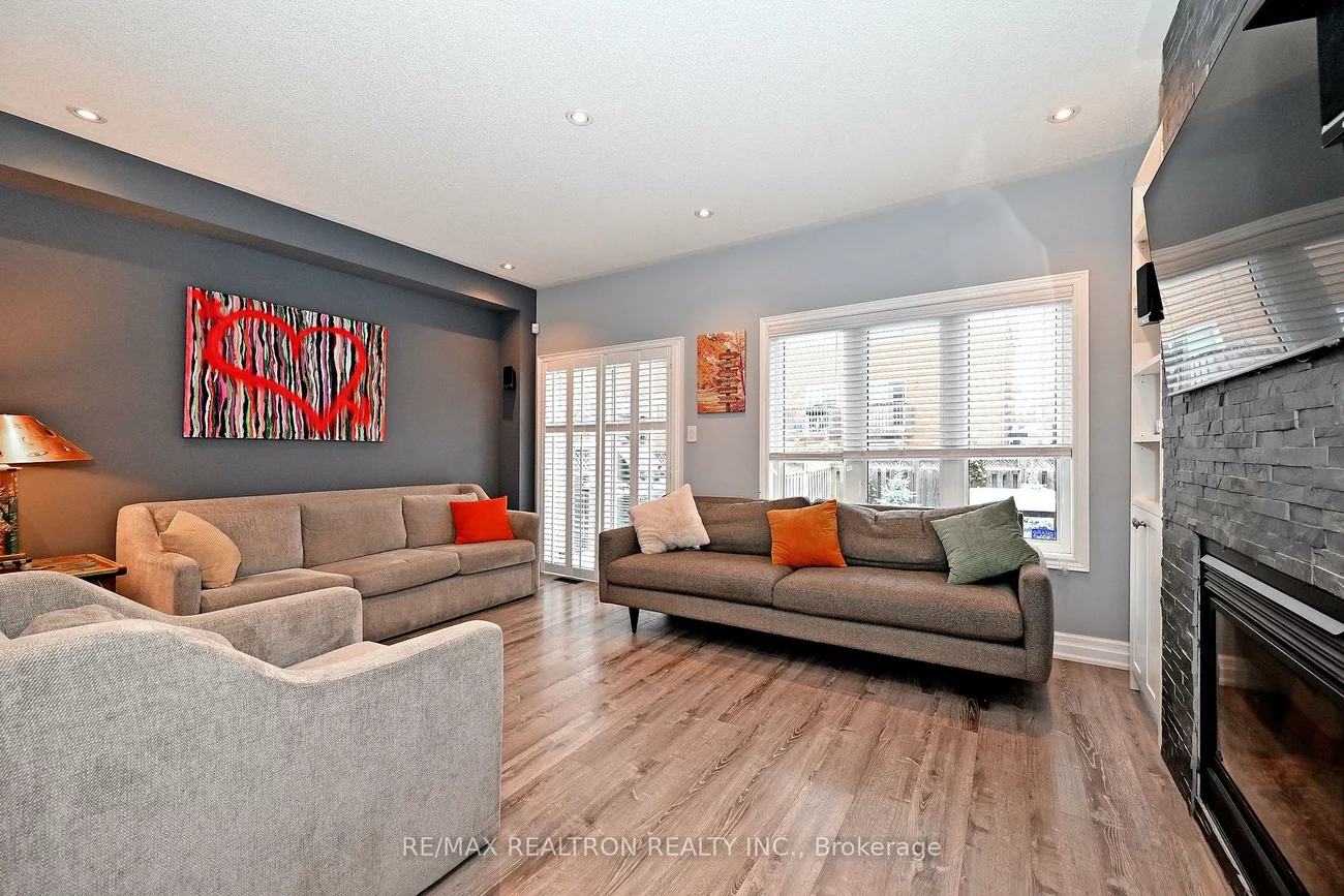 28, Spring Arbour, Patterson, Vaughan