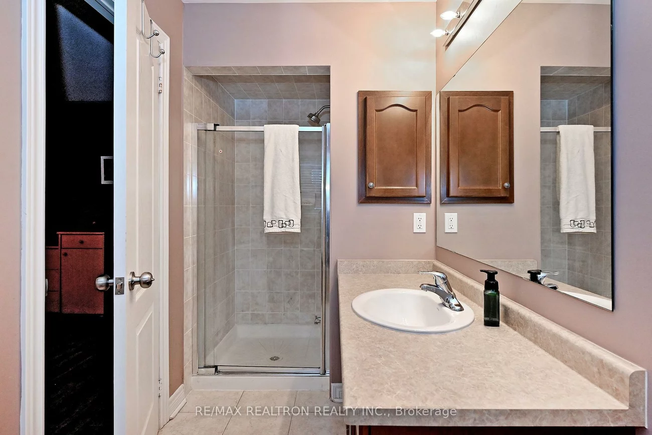 28, Spring Arbour, Patterson, Vaughan