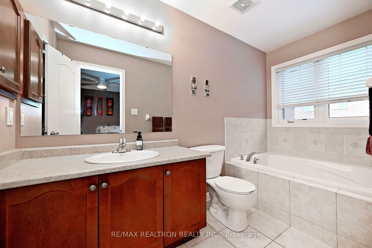 28, Spring Arbour, Patterson, Vaughan