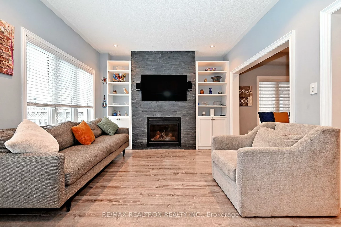 28, Spring Arbour, Patterson, Vaughan