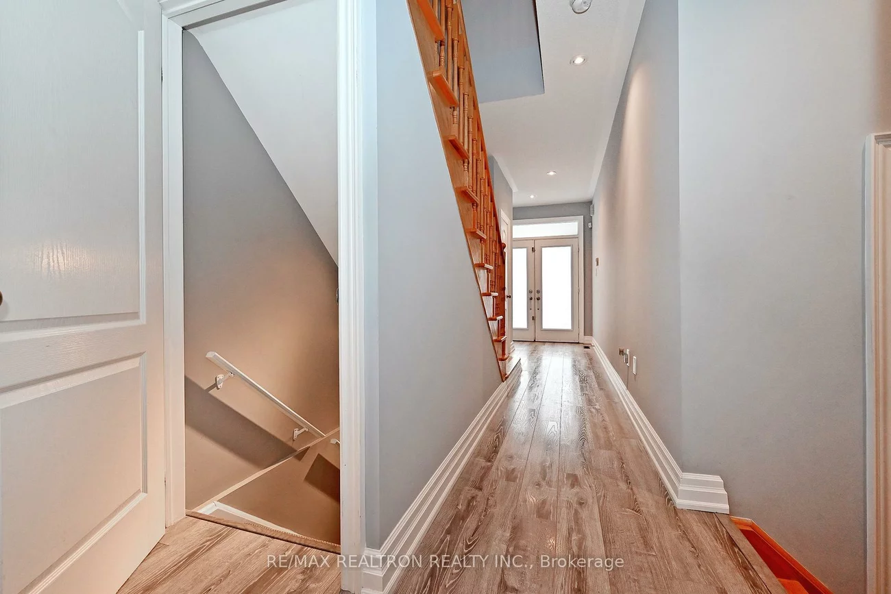 28, Spring Arbour, Patterson, Vaughan