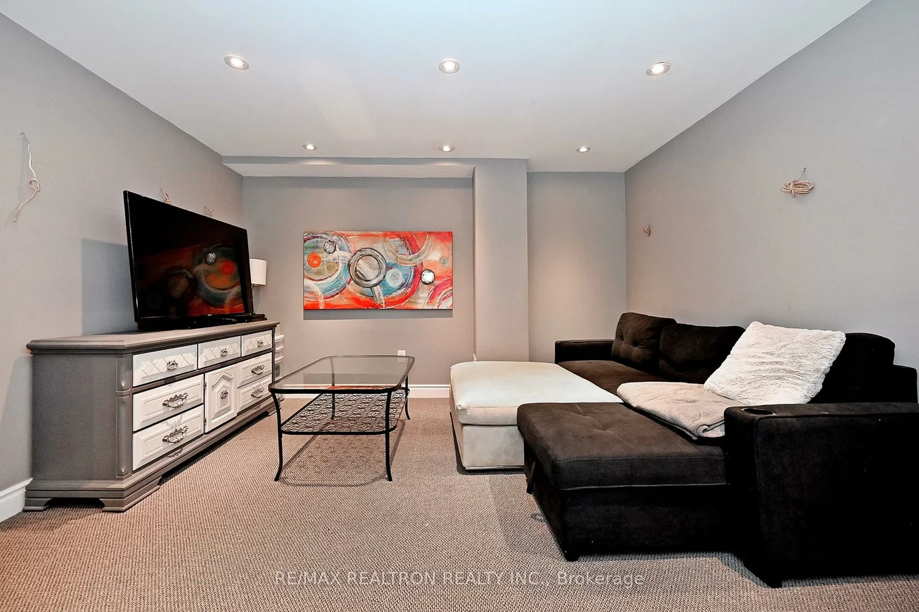 28, Spring Arbour, Patterson, Vaughan