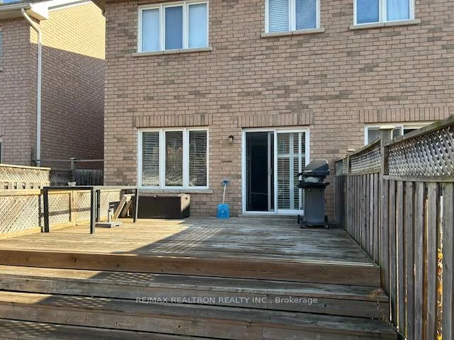 28, Spring Arbour, Patterson, Vaughan