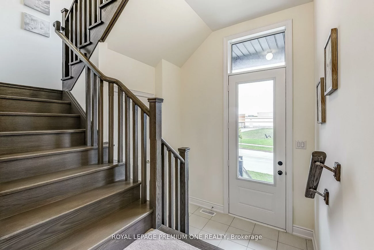 117, Tennant, Vellore Village, Vaughan