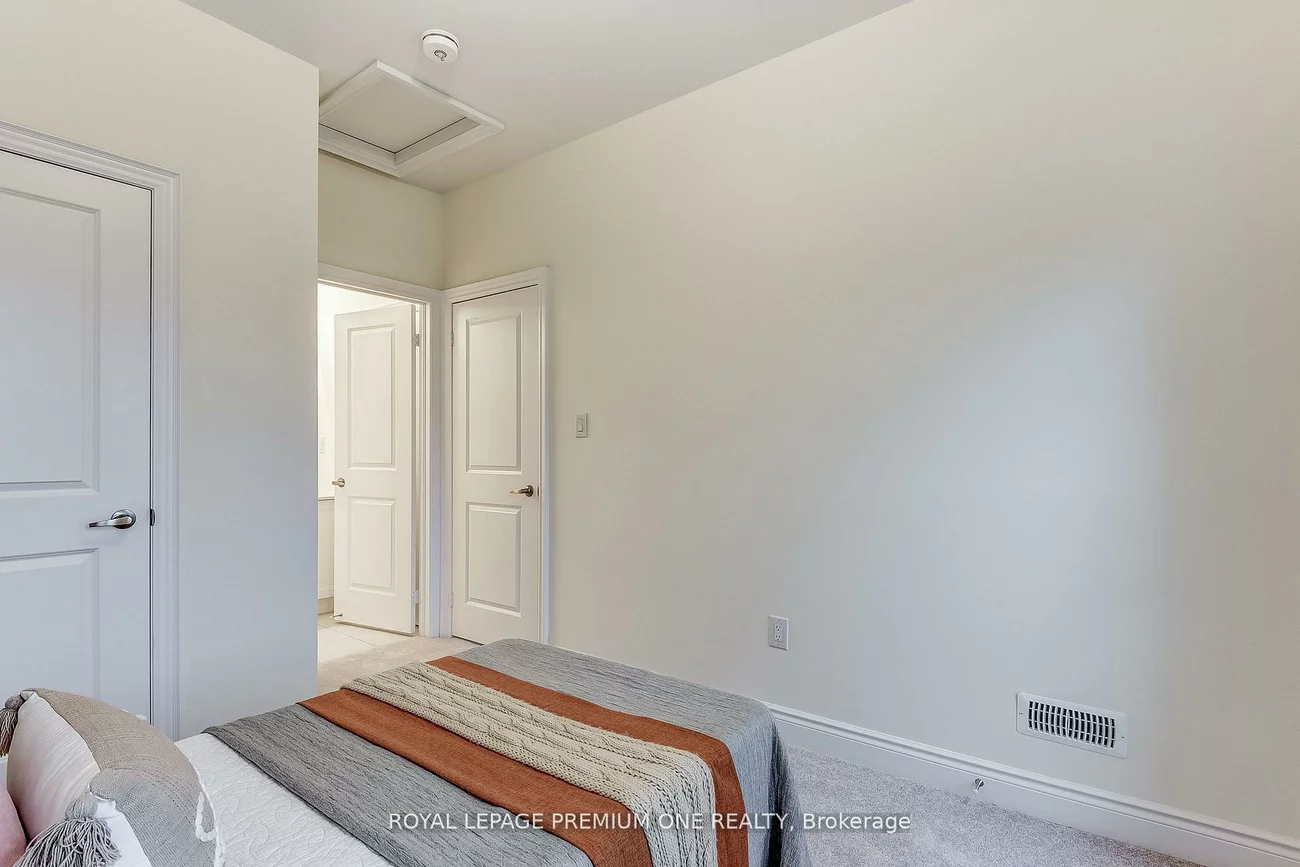 117, Tennant, Vellore Village, Vaughan