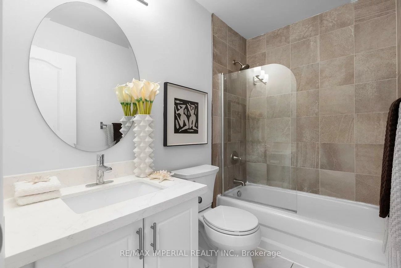 44, Hawkview, Vellore Village, Vaughan