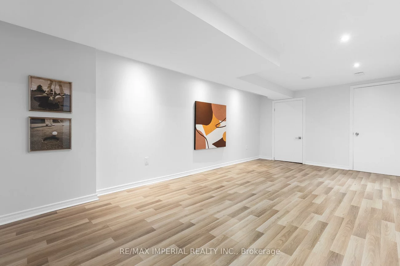 44, Hawkview, Vellore Village, Vaughan