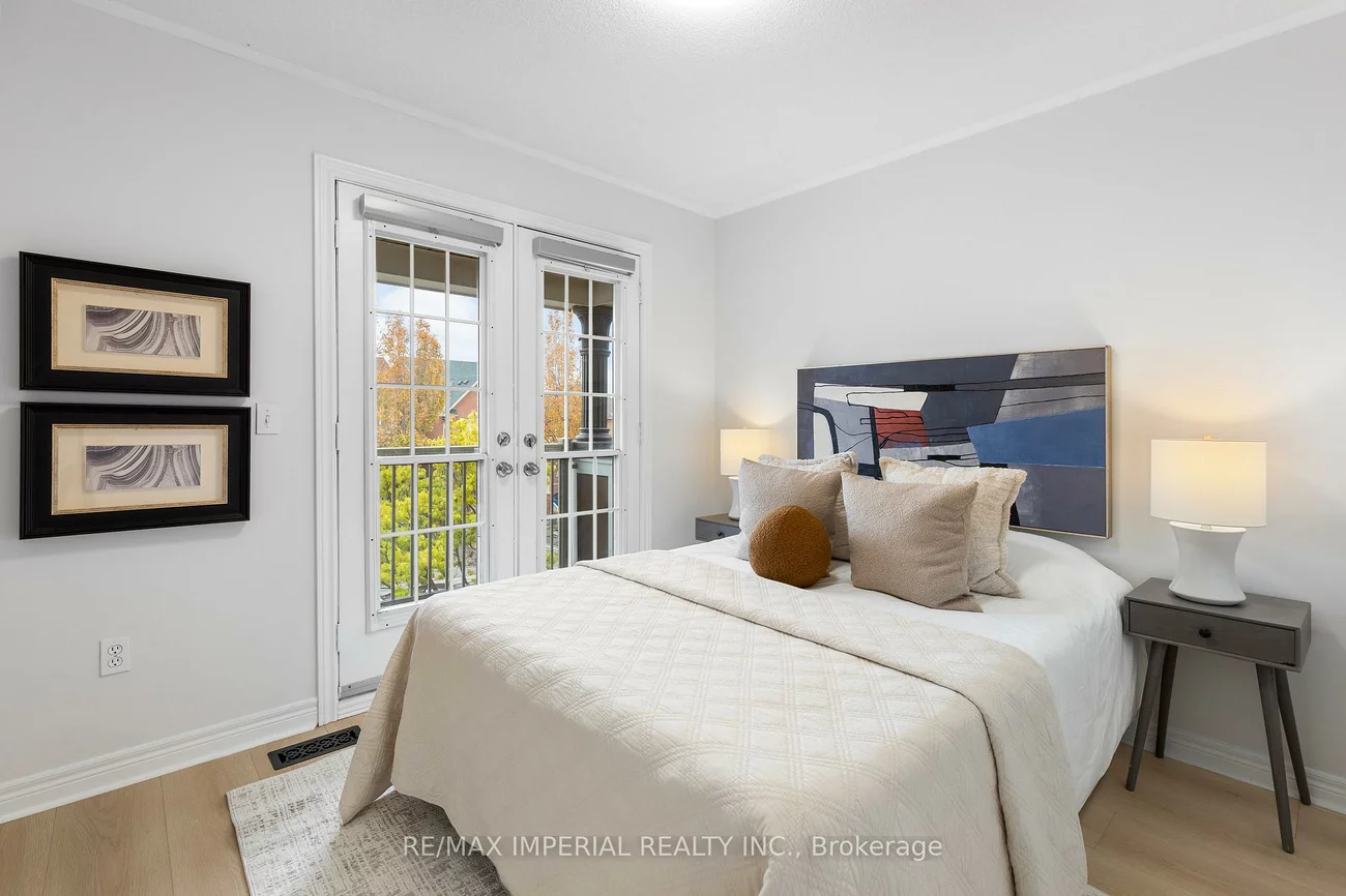 44, Hawkview, Vellore Village, Vaughan