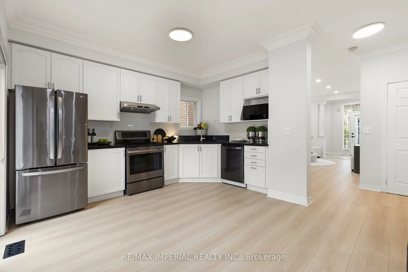 44, Hawkview, Vellore Village, Vaughan