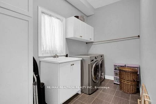 53, Gallant, Vellore Village, Vaughan