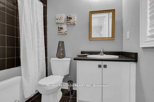 53, Gallant, Vellore Village, Vaughan
