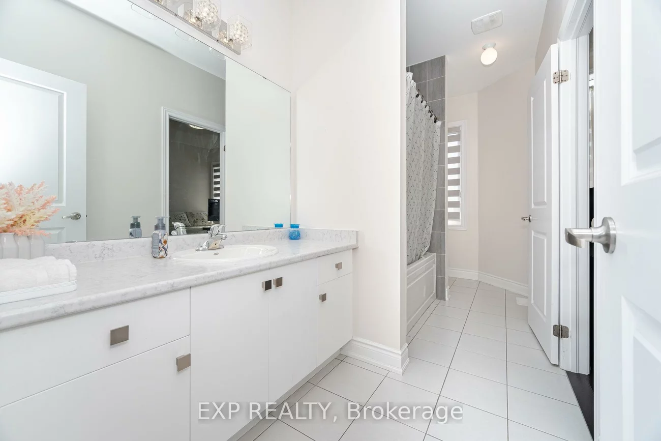 78, Gallant, Vellore Village, Vaughan