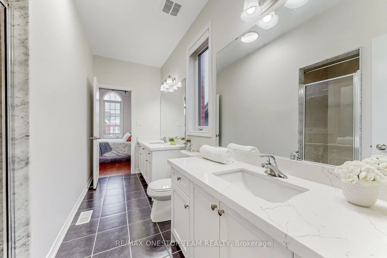 16, Nocturne, Kleinburg, Vaughan