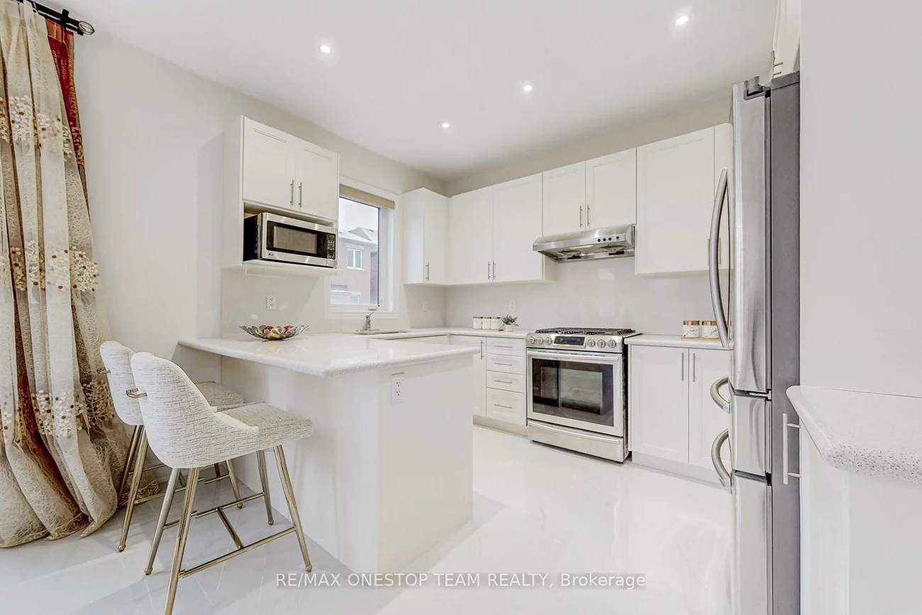 16, Nocturne, Kleinburg, Vaughan