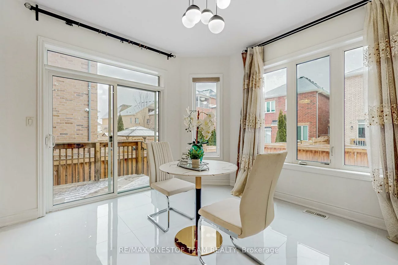 16, Nocturne, Kleinburg, Vaughan