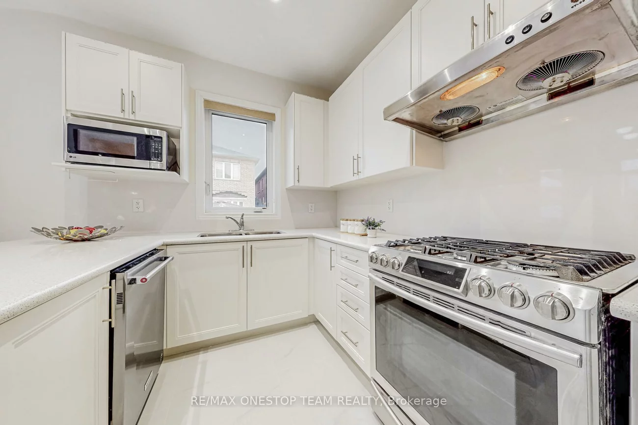 16, Nocturne, Kleinburg, Vaughan