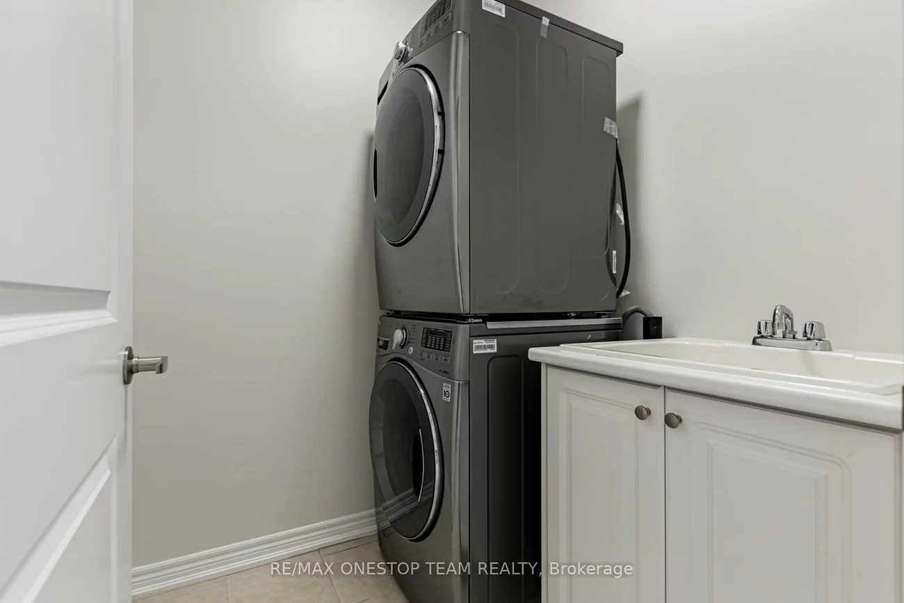 16, Nocturne, Kleinburg, Vaughan