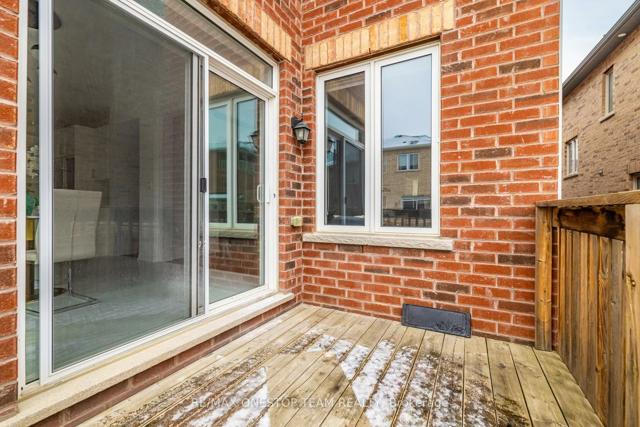 16, Nocturne, Kleinburg, Vaughan