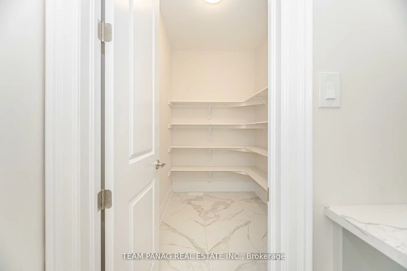 30, Ballantyne, Vellore Village, Vaughan