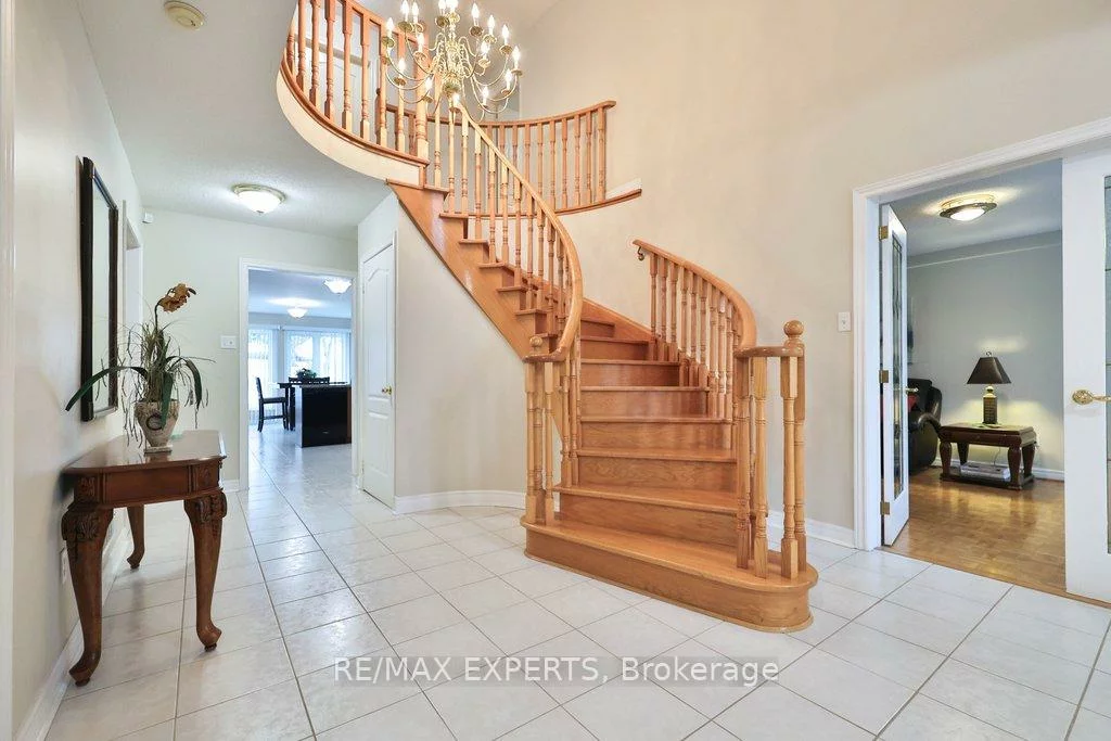 102, Vaughan Mills, Elder Mills, Vaughan