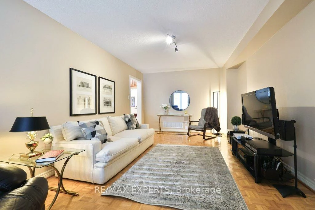 102, Vaughan Mills, Elder Mills, Vaughan