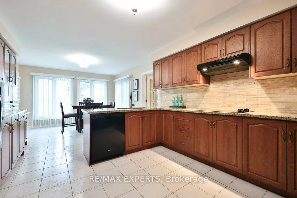 102, Vaughan Mills, Elder Mills, Vaughan