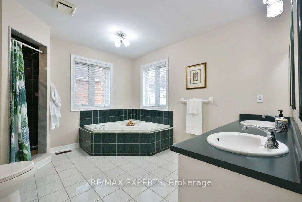 102, Vaughan Mills, Elder Mills, Vaughan