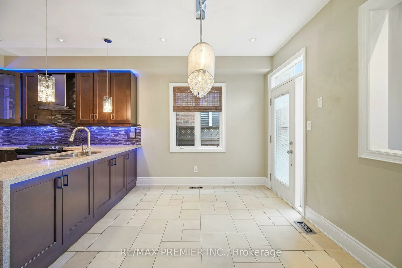 56, Stark, Vellore Village, Vaughan