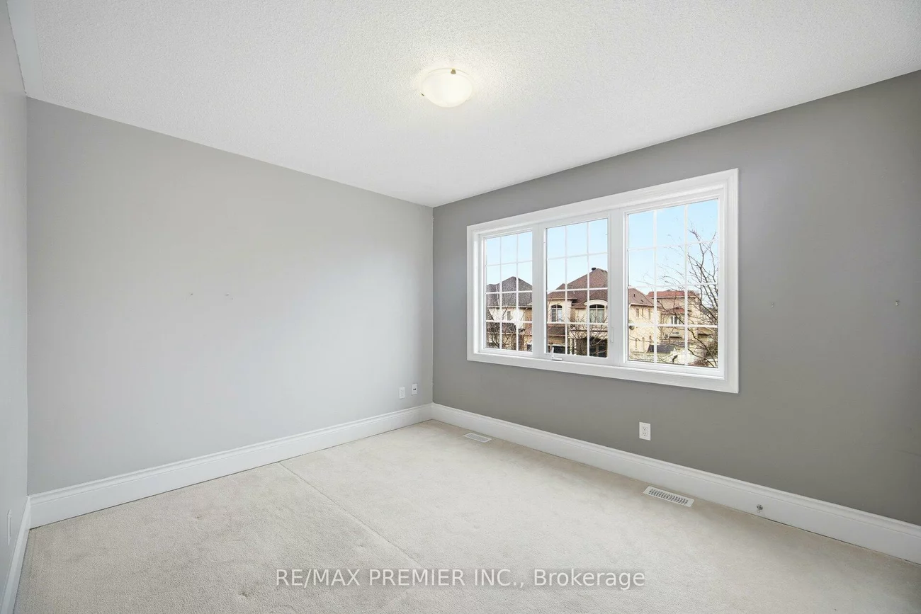 56, Stark, Vellore Village, Vaughan