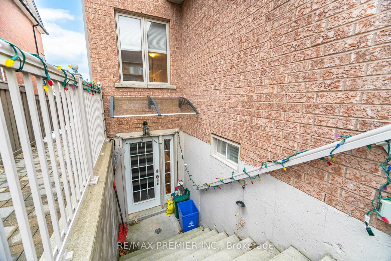 56, Stark, Vellore Village, Vaughan