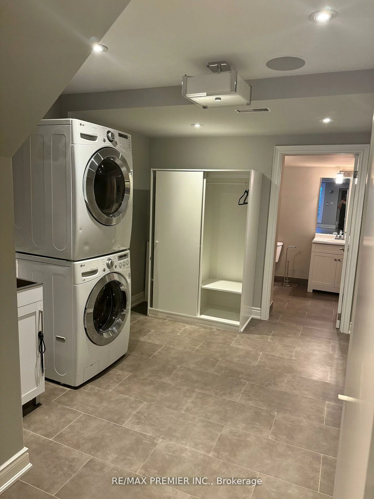 56, Stark, Vellore Village, Vaughan