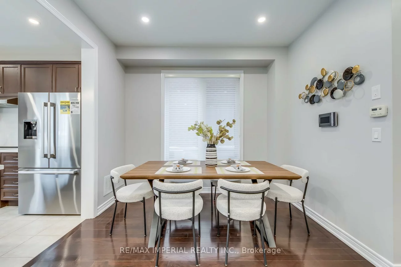 43, Sibella, Vellore Village, Vaughan