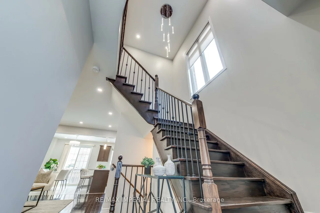 43, Sibella, Vellore Village, Vaughan