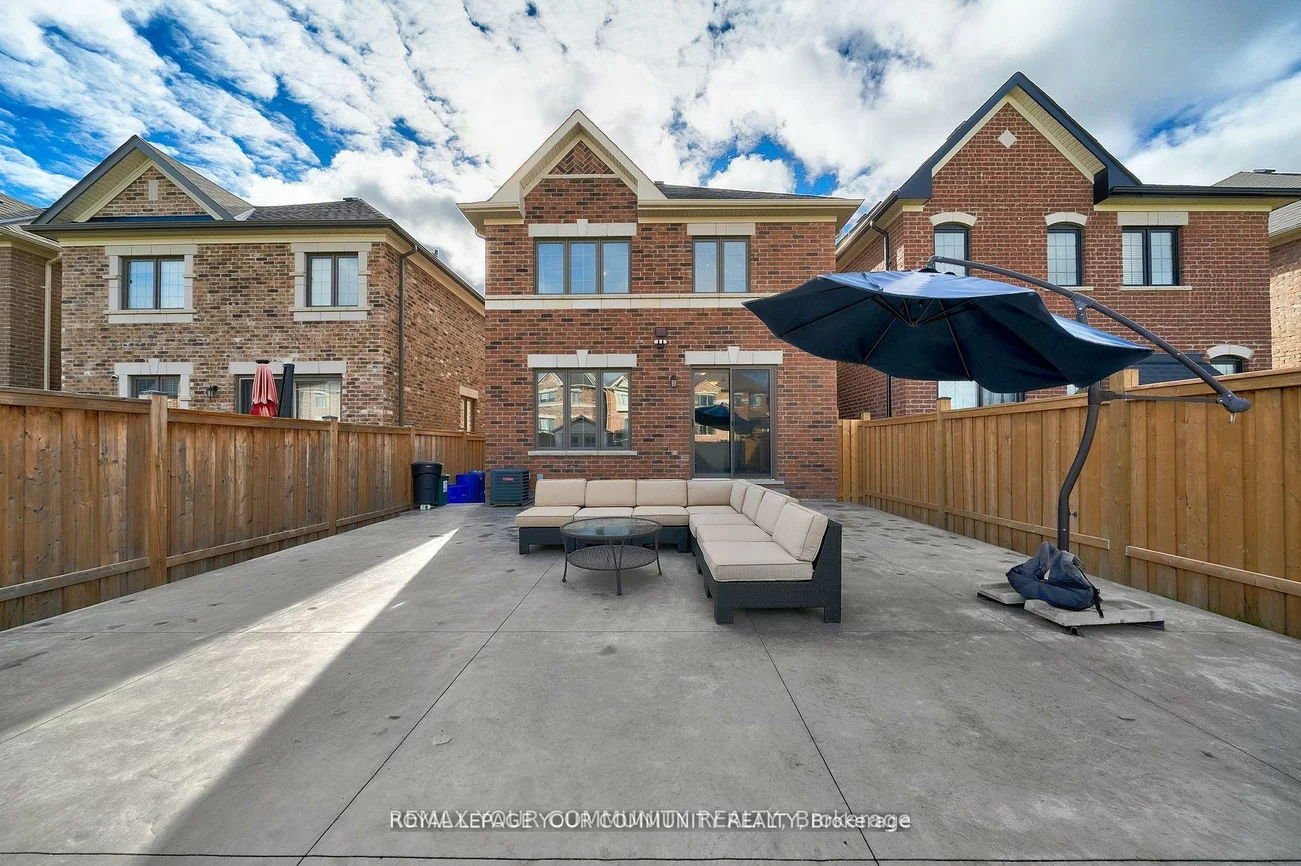 14, Faust, Kleinburg, Vaughan