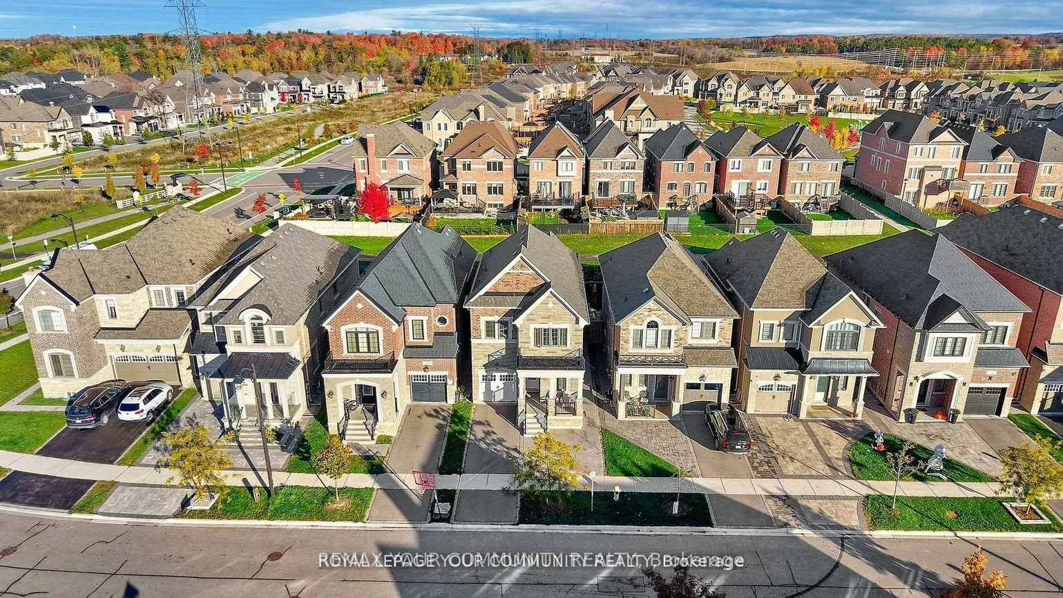 14, Faust, Kleinburg, Vaughan