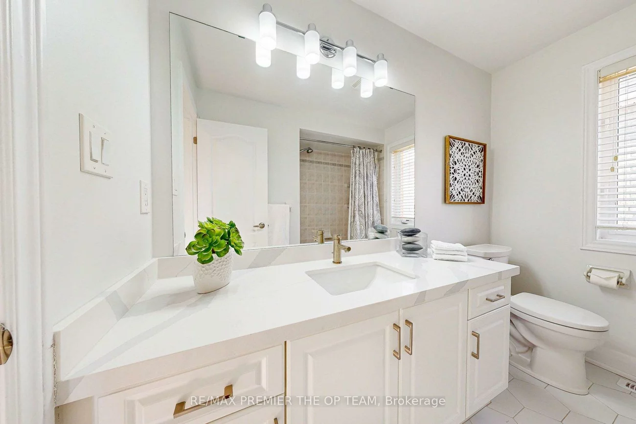 96, Saint Victor, Vellore Village, Vaughan