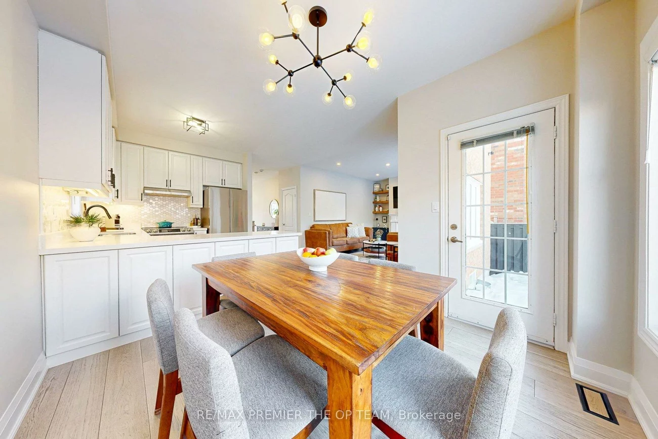 96, Saint Victor, Vellore Village, Vaughan