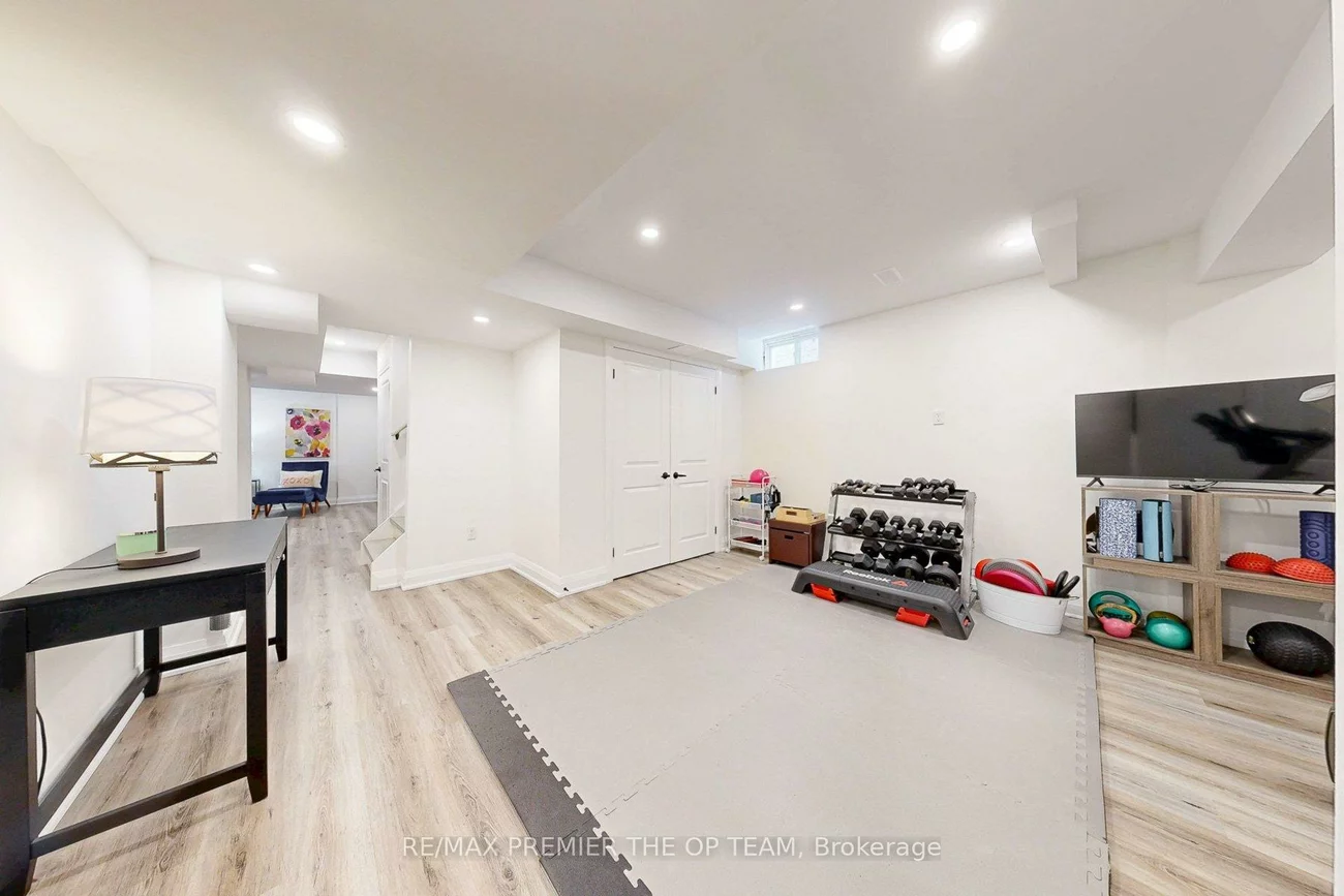 96, Saint Victor, Vellore Village, Vaughan