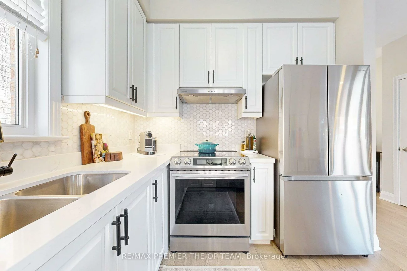 96, Saint Victor, Vellore Village, Vaughan