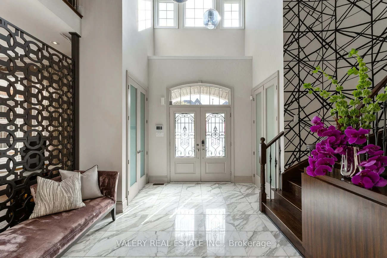 211, Grand Vellore, Vellore Village, Vaughan