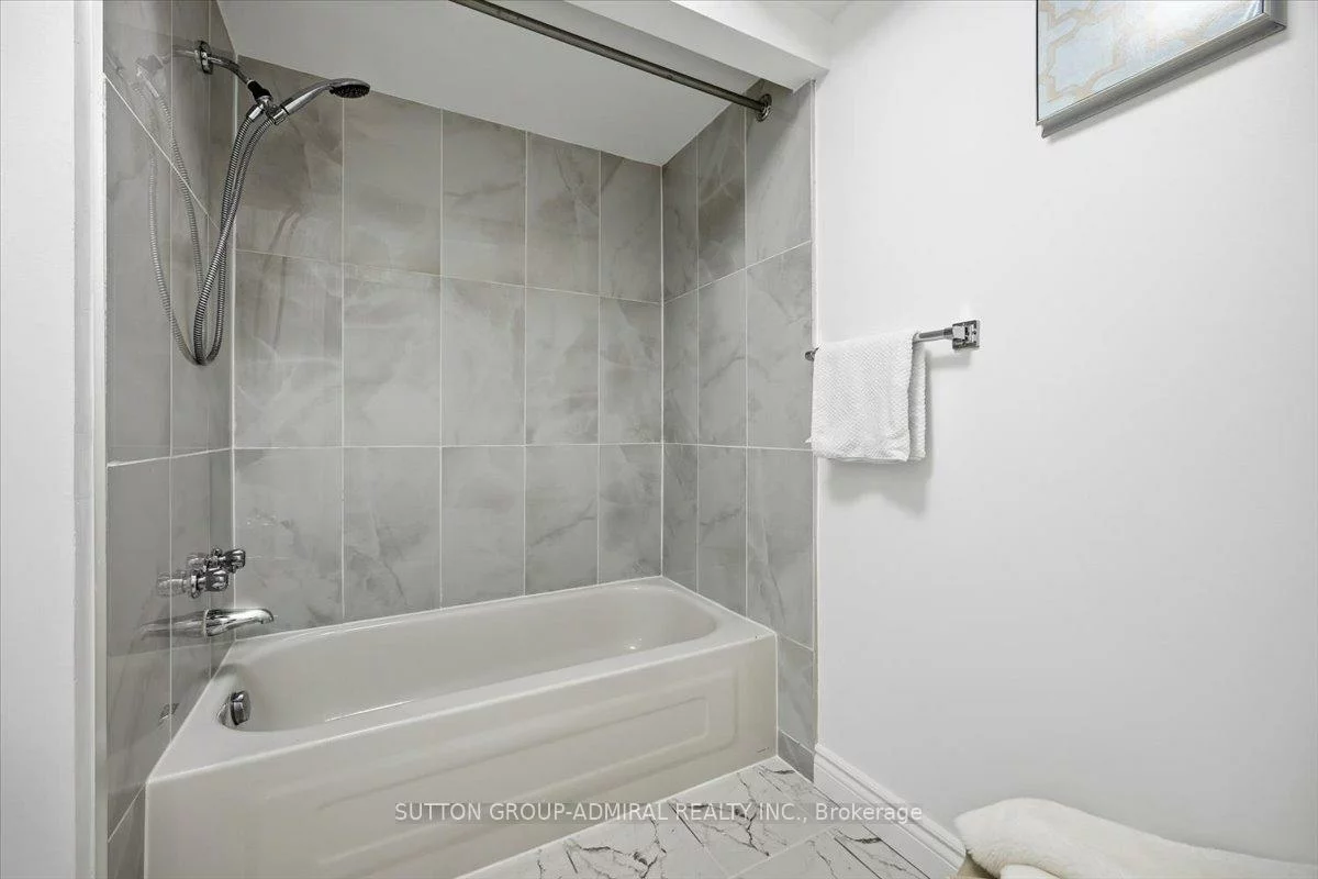 137, Chelwood, Brownridge, Vaughan