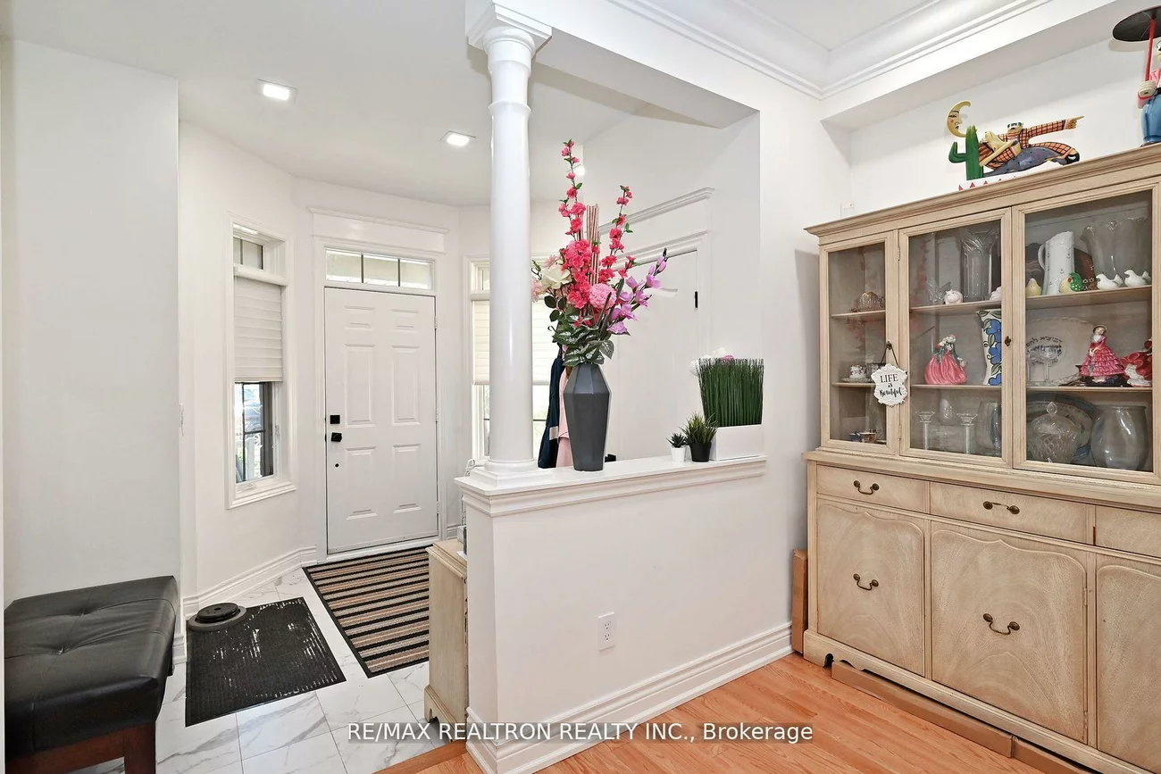 100, Kingsbridge, Beverley Glen, Vaughan