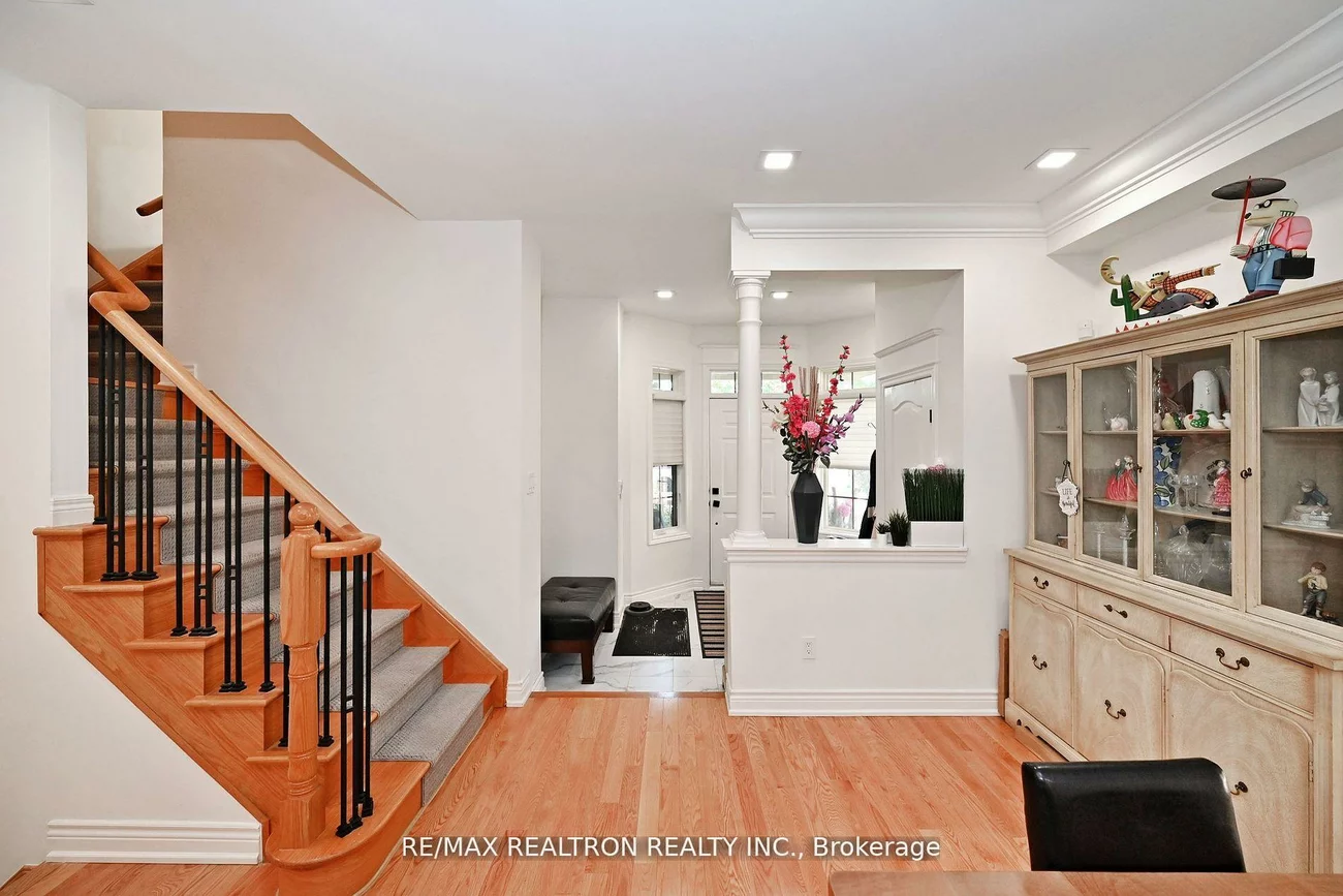 100, Kingsbridge, Beverley Glen, Vaughan