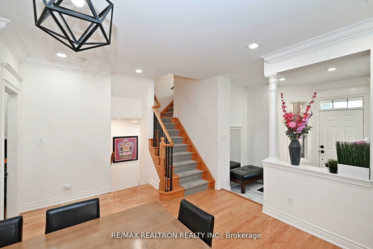 100, Kingsbridge, Beverley Glen, Vaughan