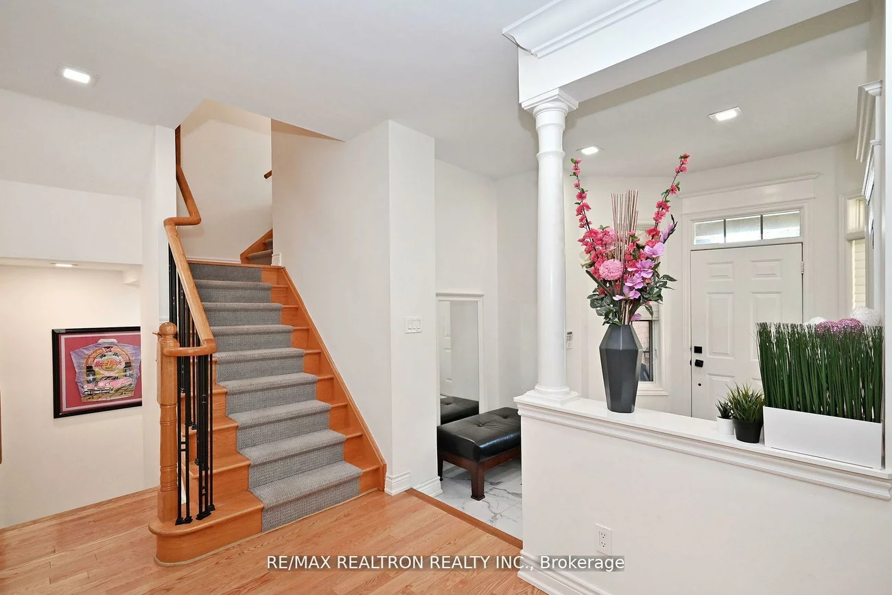 100, Kingsbridge, Beverley Glen, Vaughan