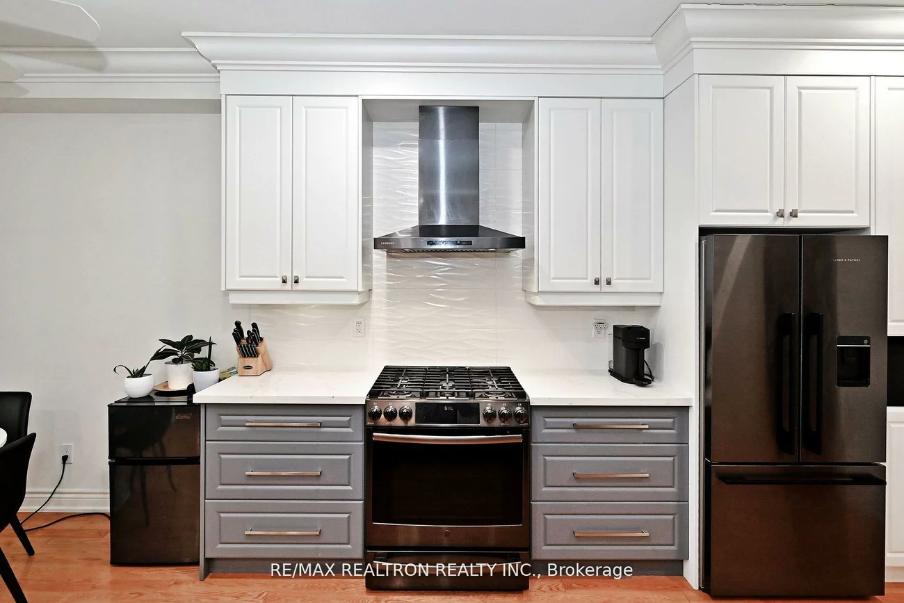 100, Kingsbridge, Beverley Glen, Vaughan